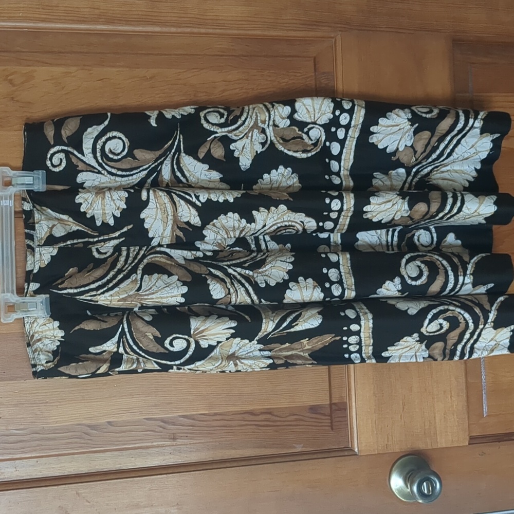 Talbolts Collection stretch Skirt Size 4